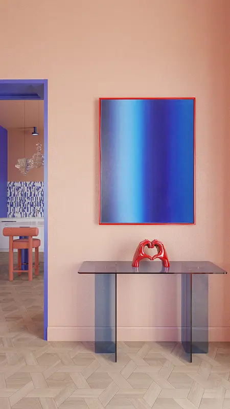 Wnętrze z różową ścianą, niebieską grafiką i czerwonym akcentem w stylu dopamine decor.