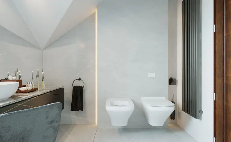 Nowoczesna łazienka z białą ceramiką, szarymi płytkami i drewnianymi detalami, styl minimaluxe.