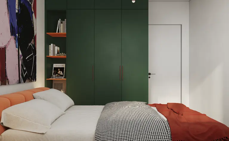 Sypialnia w stylu art deco z zieloną szafą, pomarańczowym łóżkiem i industrialnym żyrandolem.