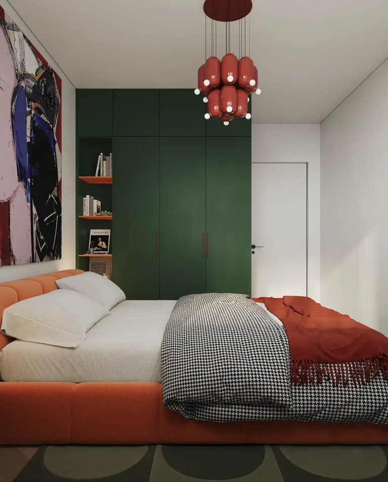 Sypialnia w stylu art deco z zieloną szafą, pomarańczowym łóżkiem i industrialnym żyrandolem.
