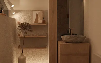 Mała łazienka z dużym skosem i drewnianą belką na poddaszu